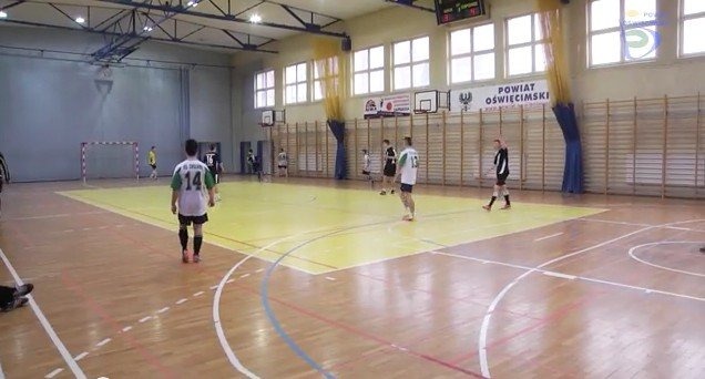 Powiatowy turniej halowej piłki nożnej [ZOBACZ VIDEO]