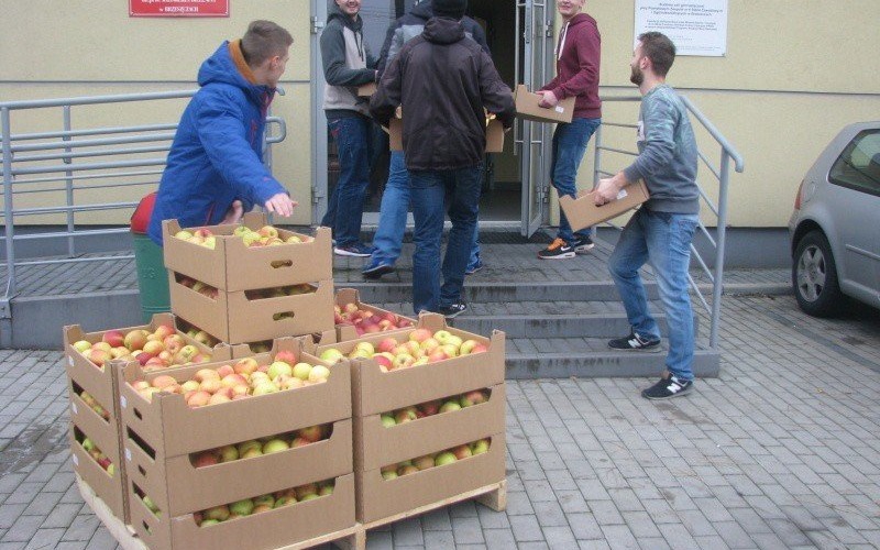 Szkoła pachnąca jabłkami