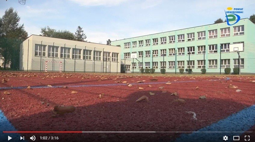 W powiatowej 4 uczniowie cieszą się z nowych boisk (WIDEO)