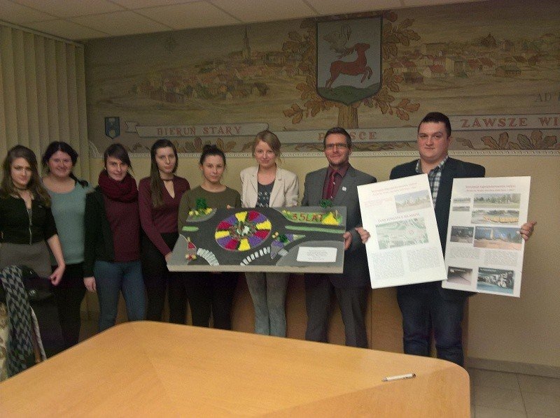 Uczniowie powiatowej "Piątki" laureatami konkursu projektowego