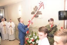 Odsłonięcie tablicy ku czci Żołnierzy Wyklętych