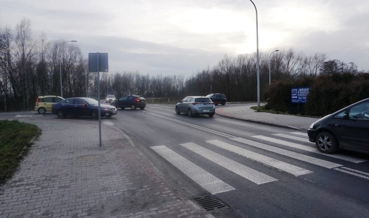 Sygnalizacja świetlna na skrzyżowaniu DK44 z ul. Jezioro