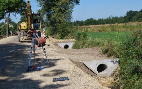 Przebudowa drogi powiatowej łączącej Babice i Harmęże