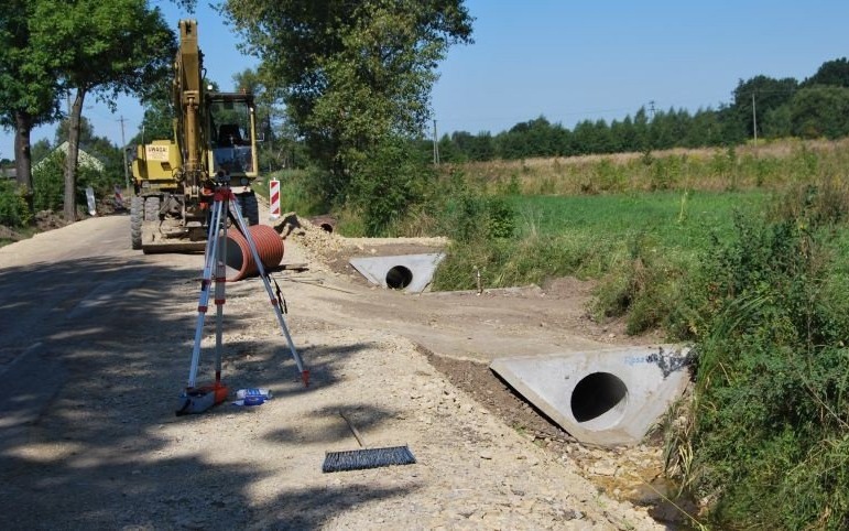 Przebudowa drogi powiatowej łączącej Babice i Harmęże