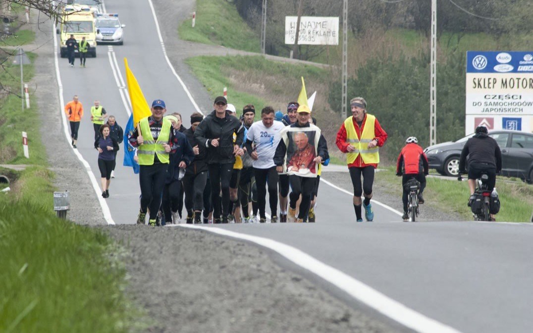 Pobiegli ku czci Jana Pawła II