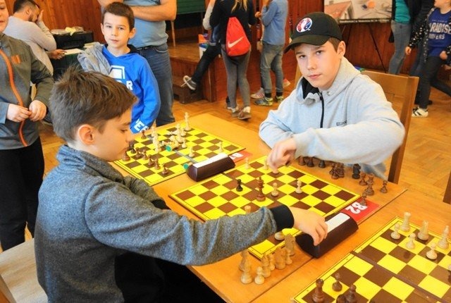 Reprezentacja MDK liderem turnieju szachowego