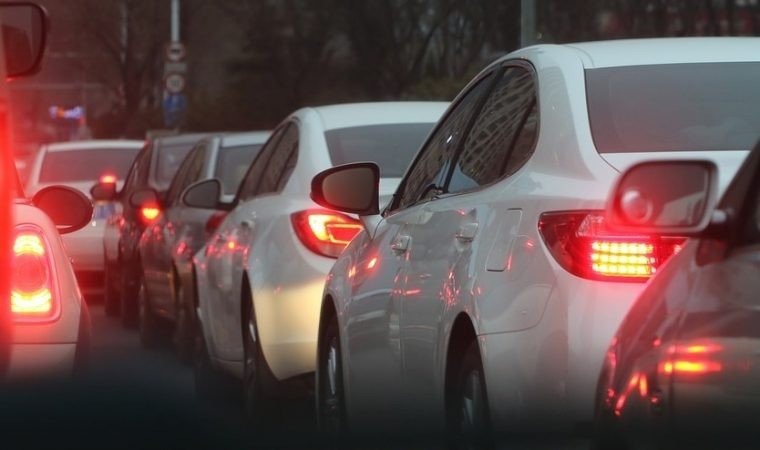 Nowa organizacja ruchu w rejonie cmentarzy. Patrz na znaki, nie jedź na pamięć