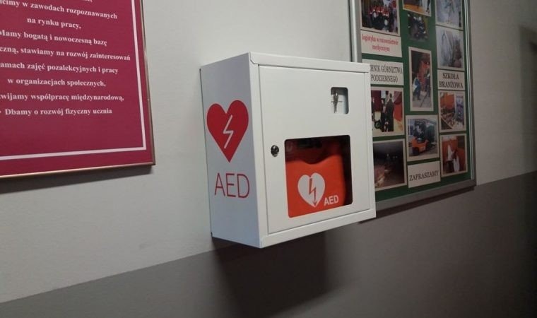 Powiatowa „Szóstka” z automatycznym defibrylatorem