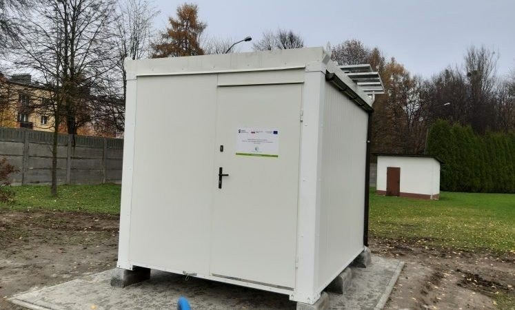 Automatyczna stacja pomiaru powietrza już stoi. Pracę zacznie w 2020 roku