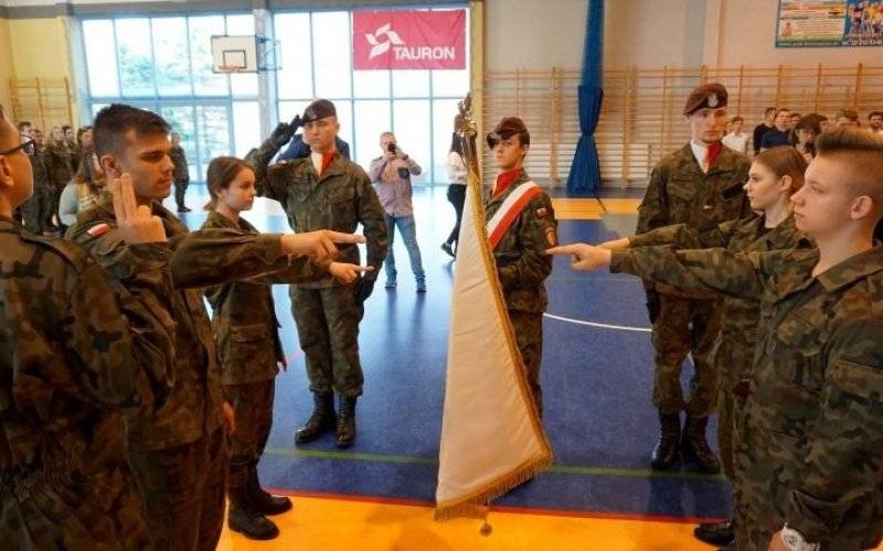 Ślubowanie kadetów w powiatowej „Szóstce”
