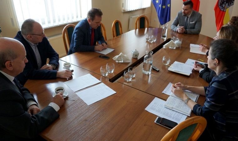 Służby w gotowości, ale na razie nie ma powodów do niepokoju