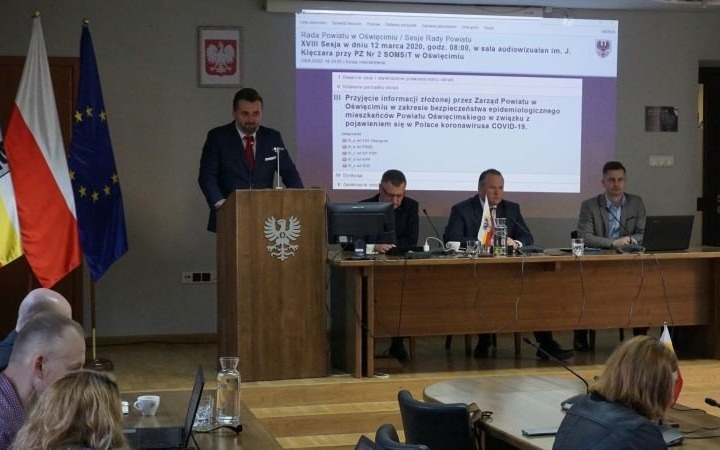 Razem w obliczu zagrożenia. Na sesji o koronawirusie