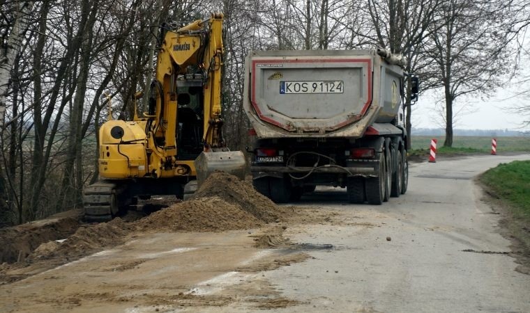 Trwa modernizacja drogi powiatowej w Gminie Przeciszów