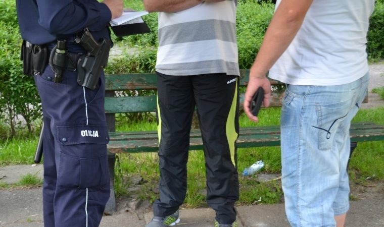 Kilkadziesiąt przypadków złamania obostrzeń na terenie powiatu w okresie świąt