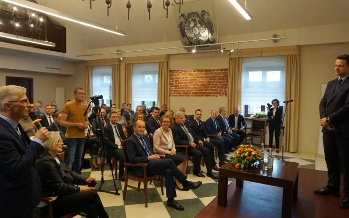 O szansach i wyzwaniach. Spotkanie samorządowców Małopolski Zachodniej z prezydentem Warszawy