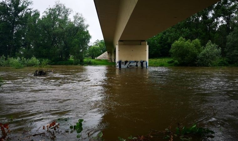 Rośnie poziom rzek w naszym powiecie. Przekroczone stany ostrzegawcze na Wiśle i Sole. Stan na godz. 17