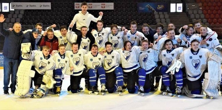 Treningi hokeistów UKH z wicemistrzami Polski