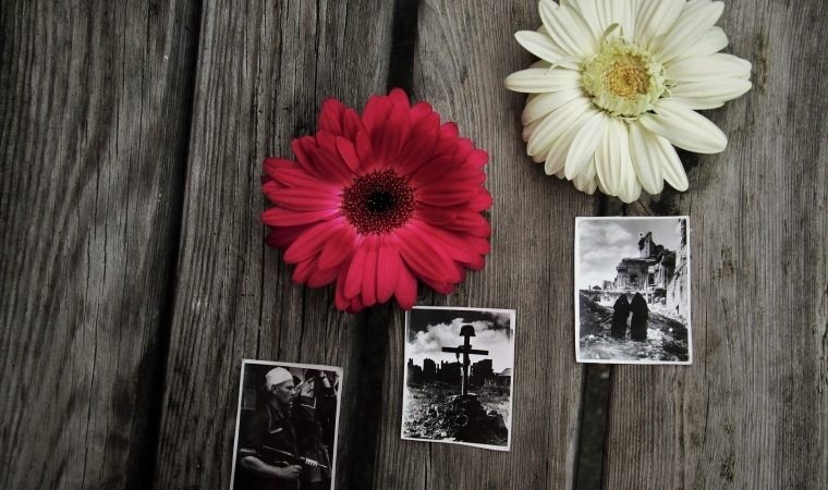 Zawyją syreny w 76. rocznicę Powstania Warszawskiego