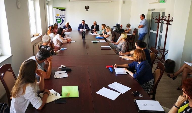 Problemy dyrektorów u progu nowego roku szkolnego. Dużo pytań i wątpliwości