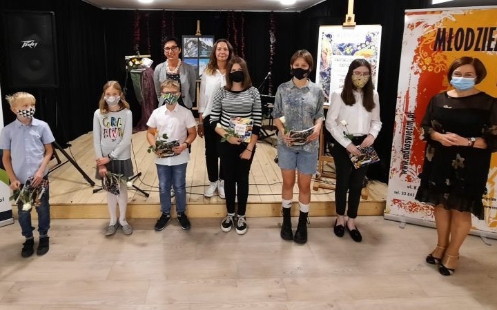 Otworzyli kufer wyobraźni. Podsumowanie konkursu plastycznego w Piwnicy Artystycznej MDK