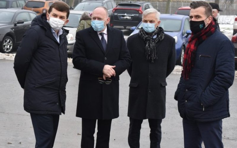 Tlen na wagę życia. Spotkanie władz Powiatu z wojewodą