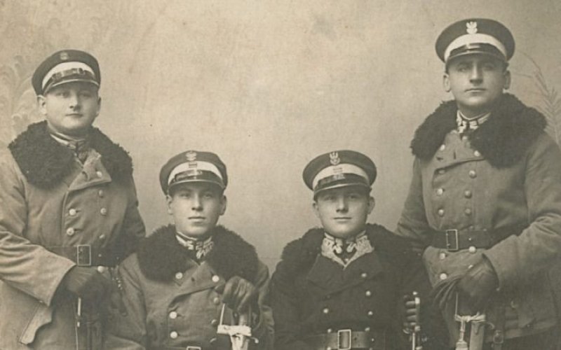 Kto jest na tym zdjęciu sprzed lat? Muzeum Pamięci prosi o pomoc