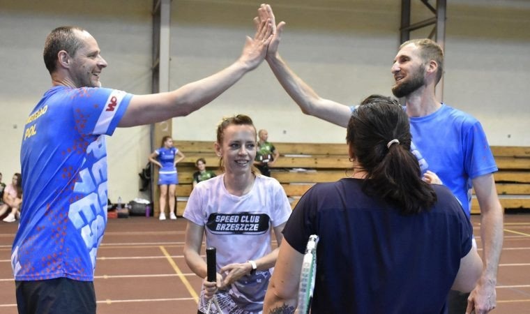 W Brzeszczach zacięcie rywalizowali zawodnicy crossmintona. Multum medali dla gospodarzy