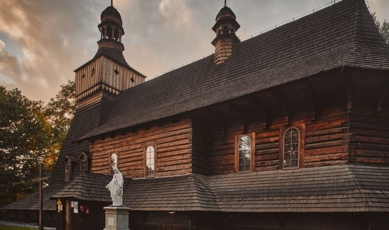 Propozycja na weekend. Odwiedź kościół św. Marcina w Jawiszowicach z przewodnikiem