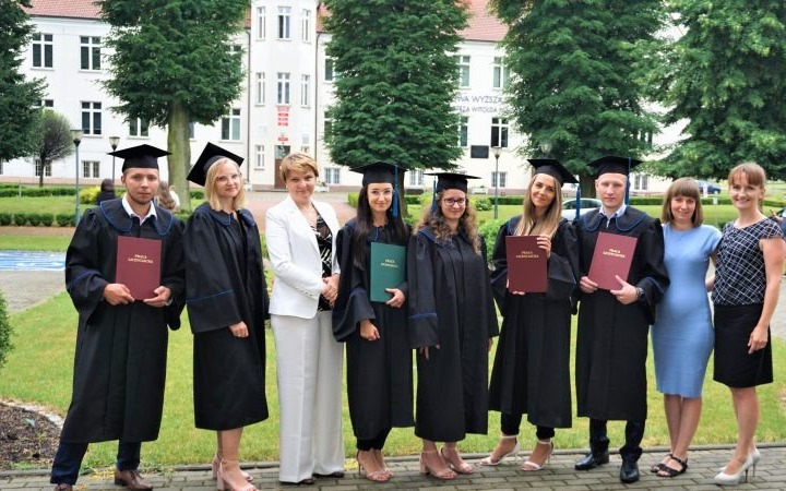 Kierunek na czasie. Pierwsi absolwenci dietetyki na oświęcimskiej uczelni