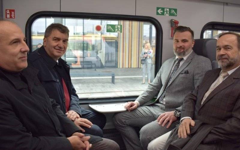 Prezentacja nowoczesnego taboru na dworcu w Oświęcimiu