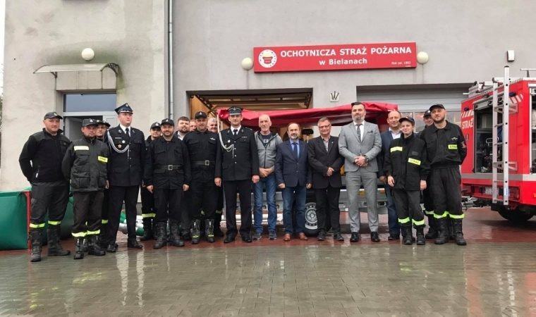 Powiat wsparł zakup sprzętu dla OSP w Bielanach