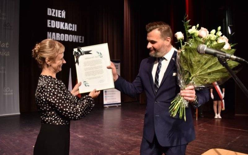 Powiatowe obchody Dnia Edukacji Narodowej i jubileusz 60-lecia popularnego „Ekonomika”
