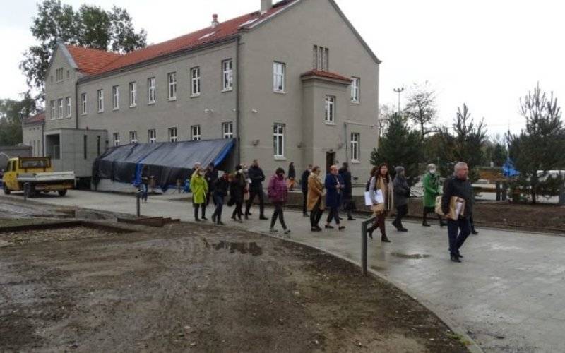 Eksperci UNESCO i ICOMOS obejrzeli przyszłą siedzibę Muzeum Pamięci