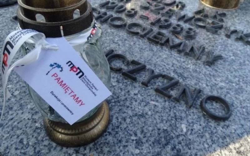 Projekt „Pamiętamy”. Znów płoną znicze na grobach bohaterów