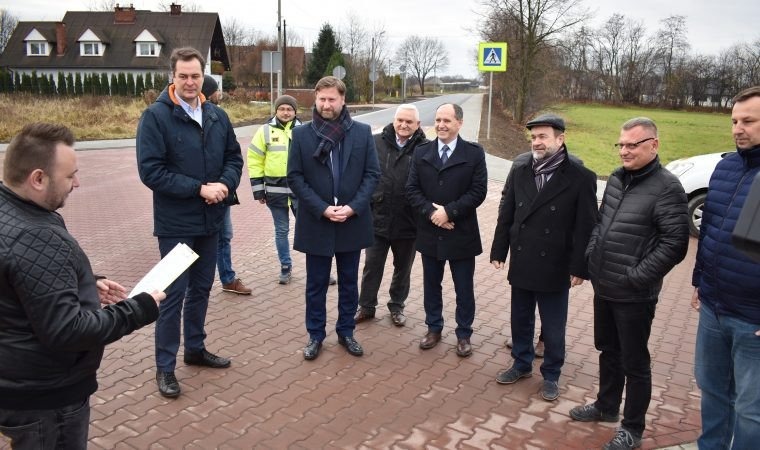 Zmodernizowano drogę powiatową łączącą Babice z Brzezinką