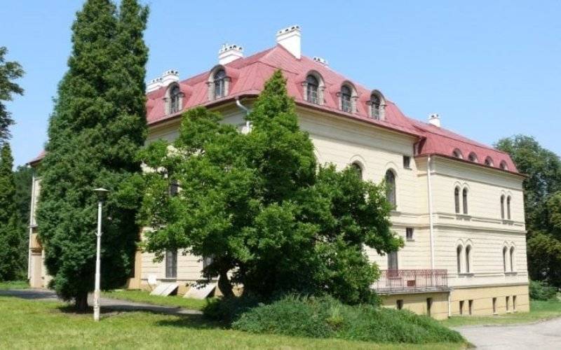 Pałac w Grojcu czeka na nowego właściciela