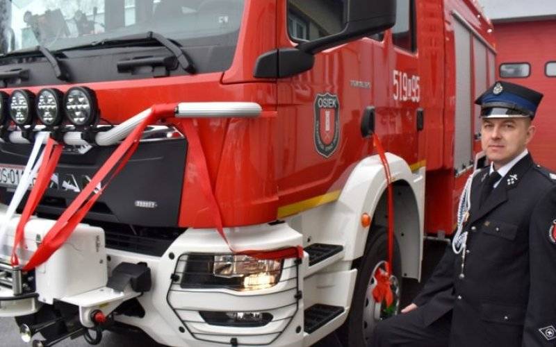 Nowoczesny wóz dla OSP w Osieku na zbliżające się 125. urodziny jednostki