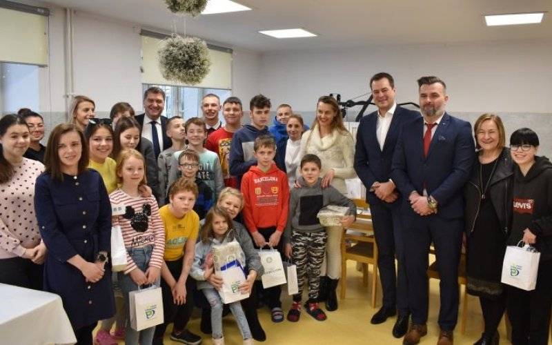 (Przed)świąteczne wizyty samorządowców w powiatowych placówkach opiekuńczo-wychowawczych