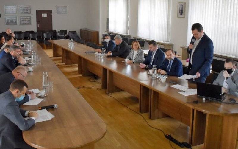 Pamięć i rozwój. Dyskusja samorządowców o tegorocznych inwestycjach realizowanych w ramach OSPR