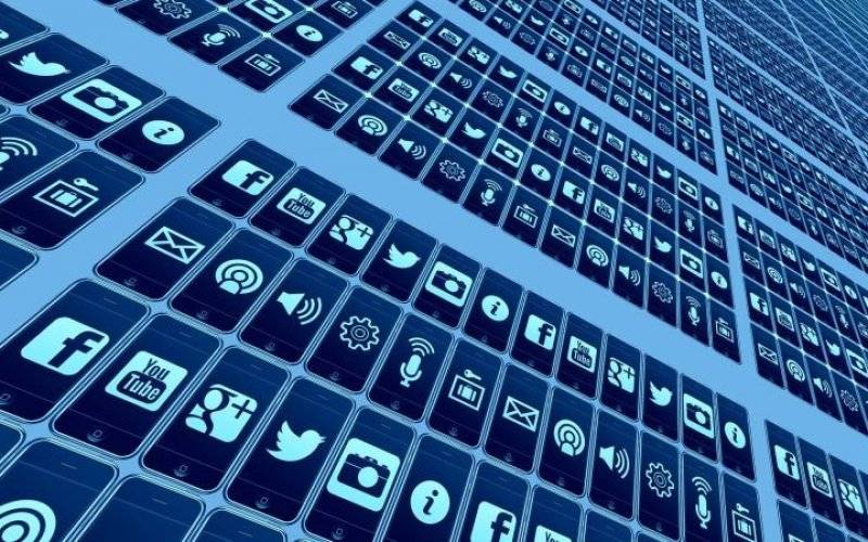 Dziś Dzień Bezpiecznego Internetu. Korzystajmy z sieci rozsądnie i z umiarem
