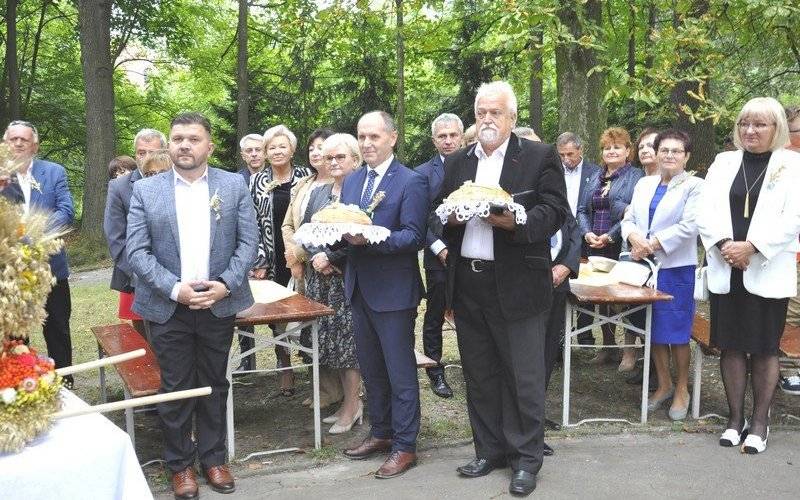 Dożynki w kolejnych sołectwach z udziałem władz Powiatu