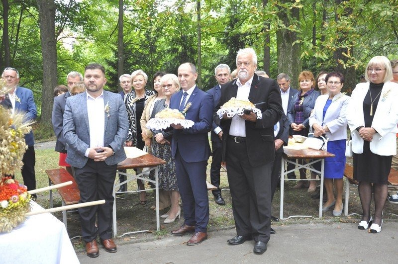 Dożynki w kolejnych sołectwach z udziałem władz Powiatu