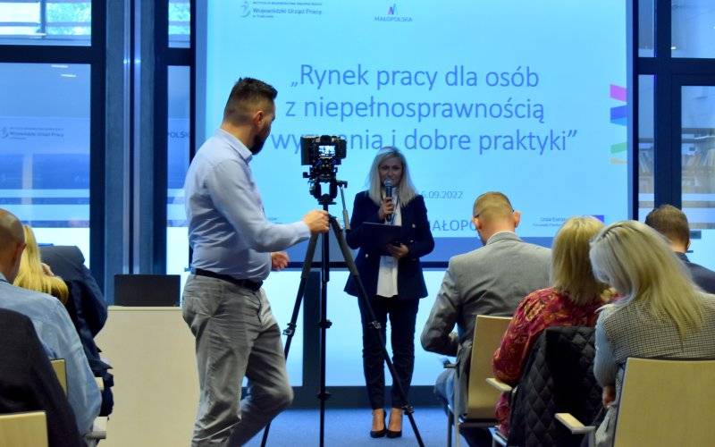 Niepełnosprawni na rynku pracy. Konferencja z udziałem władz Powiatu