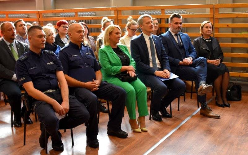 Dzień Edukacji Narodowej i 5- lecie ratownictwa medycznego w powiatowej szóstce