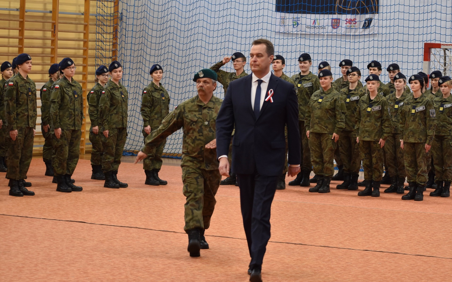 Ślubowanie uczniów klas mundurowych w „Chemiku”