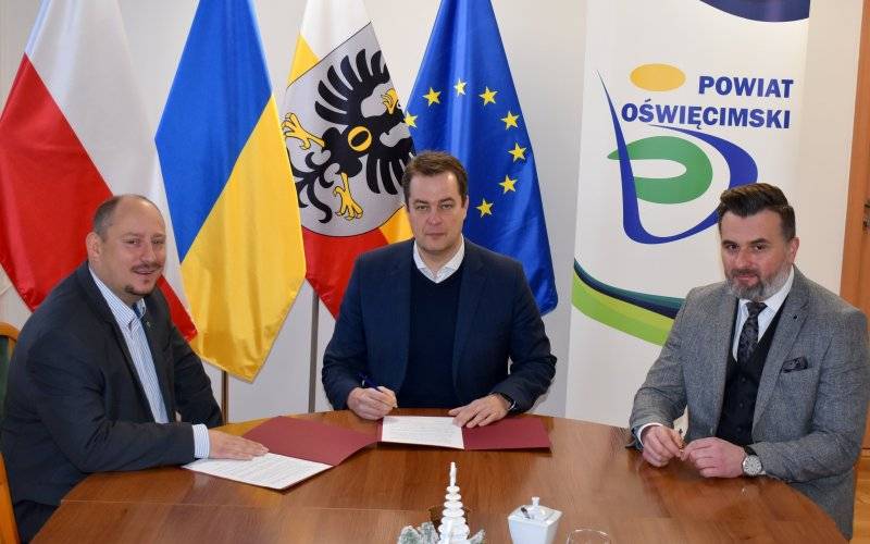 Wsparcie finansowe samorządu powiatowego dla OSP w Łękach