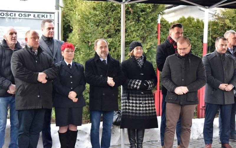 Nowy samochód ratowniczo-gaśniczy dla OSP w Łękach