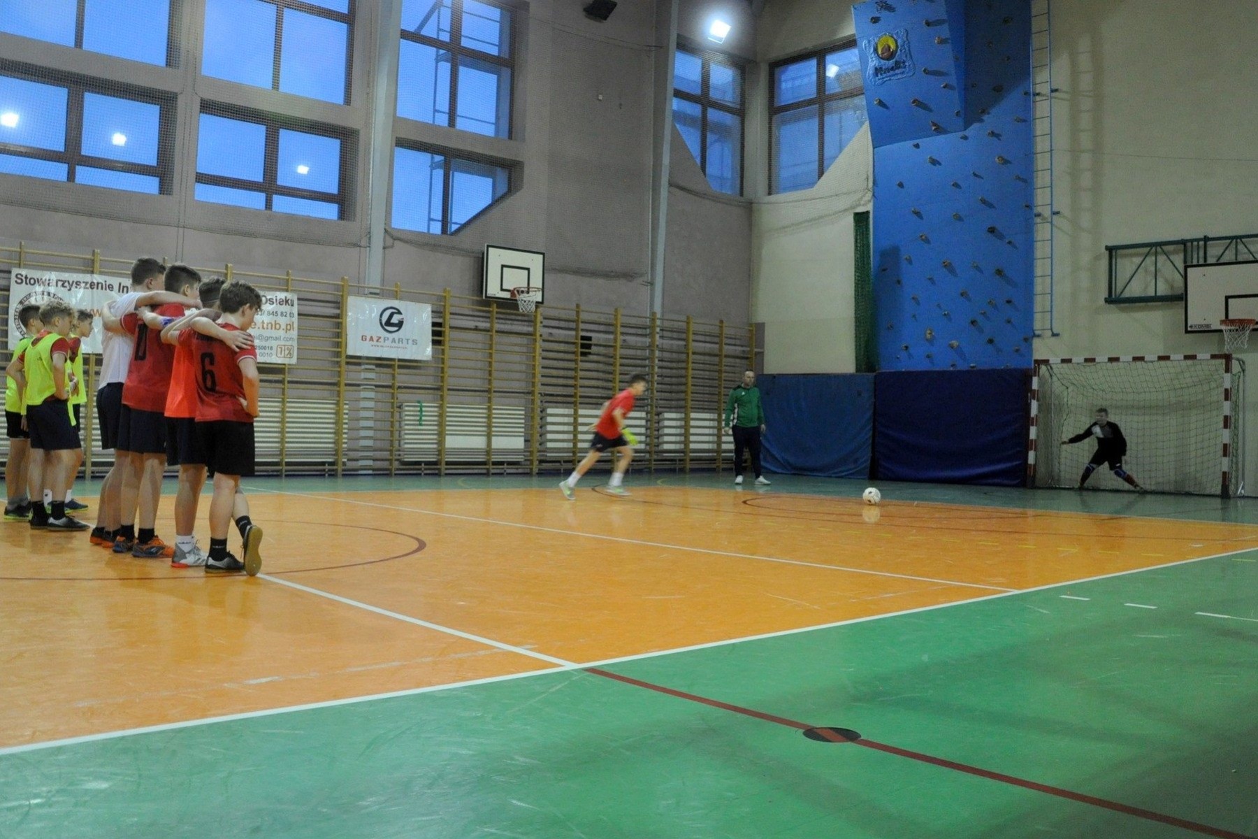 Finał Zimowej Ligi Piłki Nożnej Halowej w Osieku