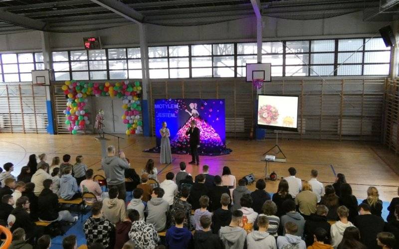 „Motylem jestem...”, czyli Dzień Kobiet w Ozetach