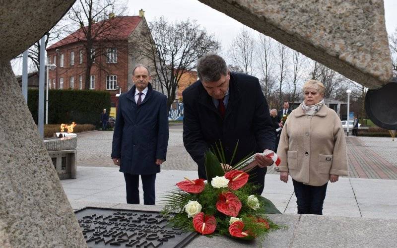 Hołd Polakom, którzy ratowali Żydów